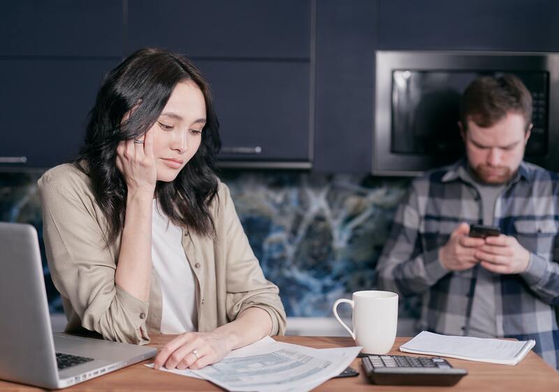 difference between engaged and disengaged employees